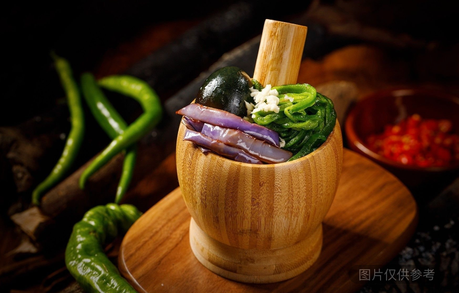 皮蛋擂辣椒茄子