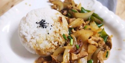香辣幹筍（素）蓋飯+蔬菜+滷蛋+飲料