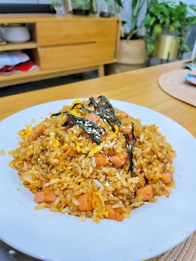 橄菜肉鬆炒飯