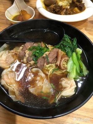 牛腩雲吞麵