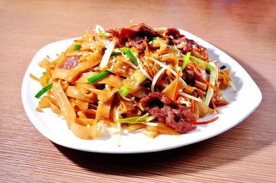 牛腩炒河