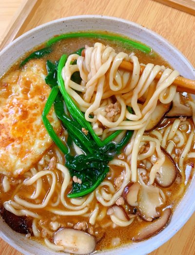 餐肉蛋湯麵