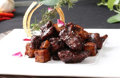 鮮蘑菇黑椒牛柳粒