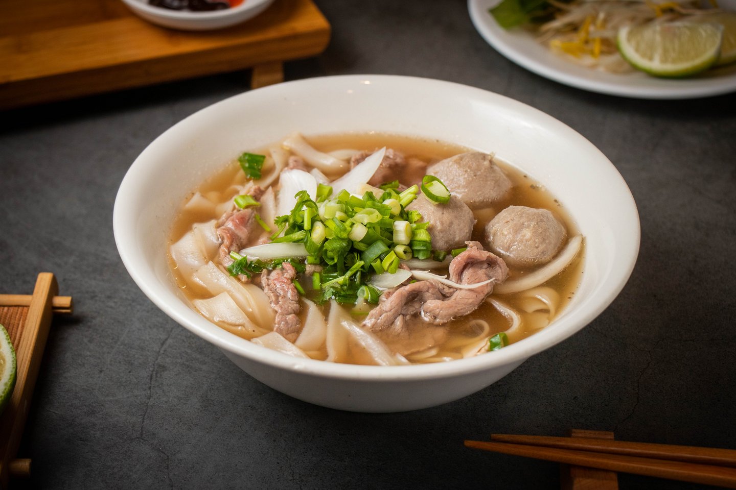 牛腩肉丸河粉