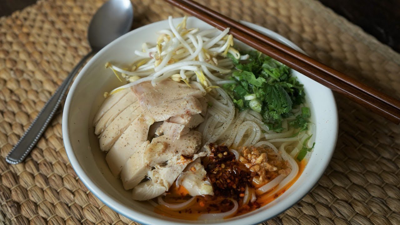 牛骨湯雞胸肉河粉