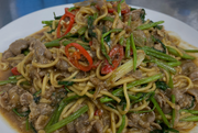 蔥爆羊肉炒麵