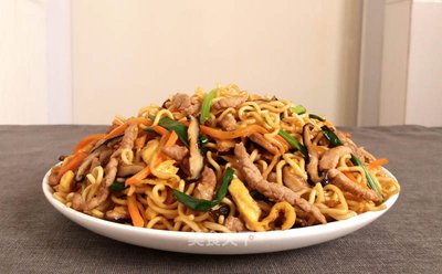 肉絲炒麵（河粉）