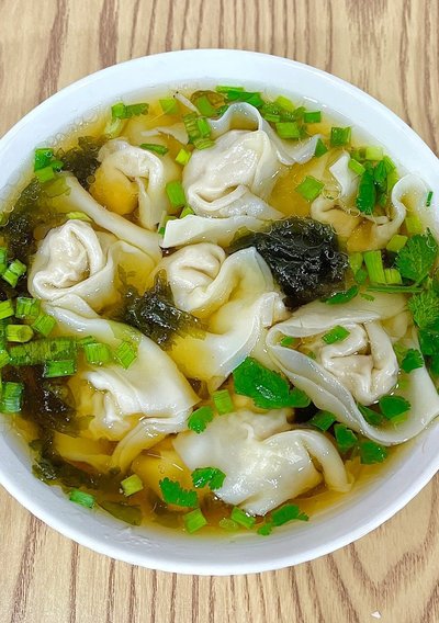 雞肉餛飩湯