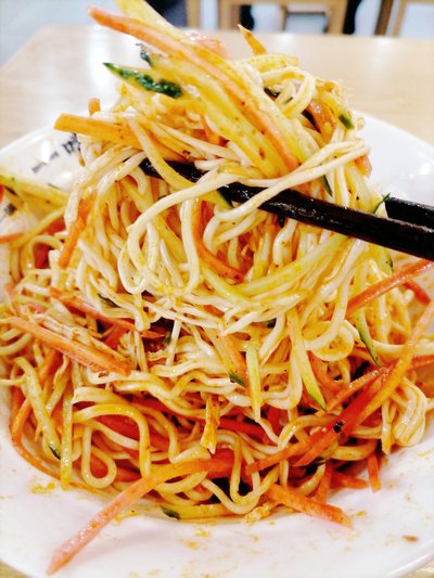 雞絲拌涼麵