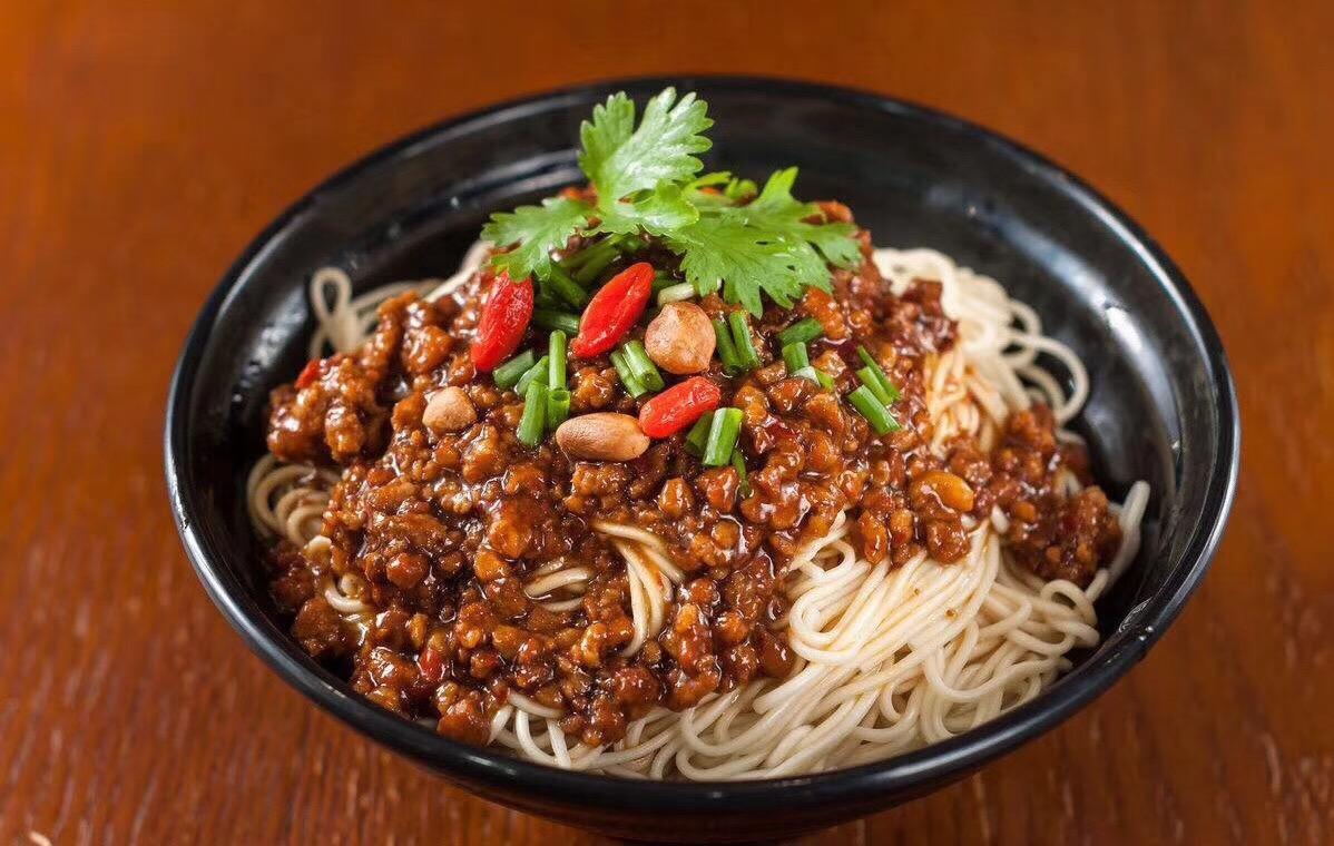 辣腸蛋湯麵